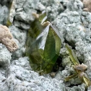 149 Gram Green Sphene Crystals Specimen Fluorescent Calcite Gilgit Pakistan