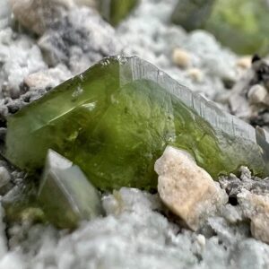 522 Gram Green Sphene Crystals with Fluorescent Calcite from Pakistan – Rare Collector Mineral Specimen
